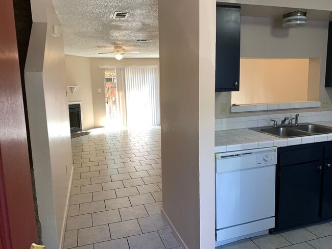 8911 GSRI Ave in Baton Rouge, LA - Building Photo - Building Photo