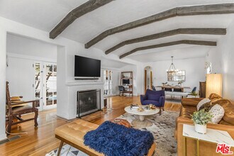 11208 Kling St in Los Angeles, CA - Building Photo - Building Photo