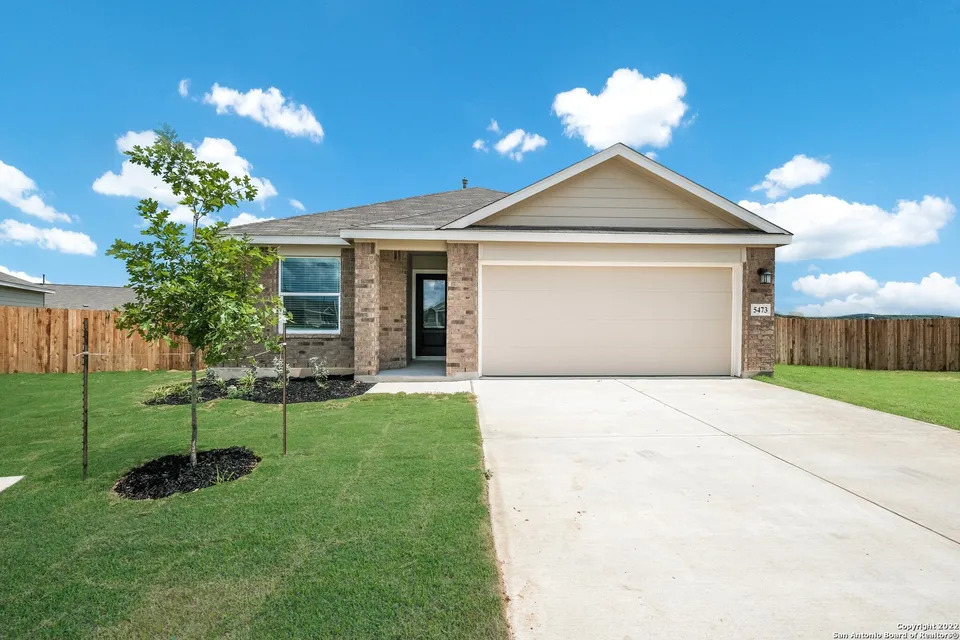 2918 Shore Lark in Canyon Lake, TX - Building Photo