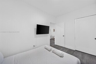 1029 SW 5th St in Miami, FL - Building Photo - Building Photo