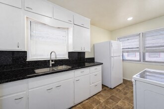 6215 Independence St in Park City, KS - Building Photo - Building Photo