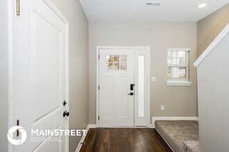 2063 Paddle Wheel Dr in Jeffersonville, IN - Building Photo - Building Photo