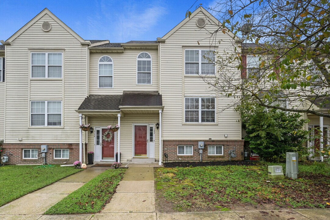 142 Thames Dr in Dover, DE - Building Photo