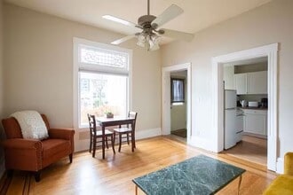 900 W 22nd St, Unit 901 in Minneapolis, MN - Foto de edificio - Building Photo