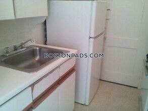 231-235 Park Dr in Boston, MA - Building Photo - Building Photo