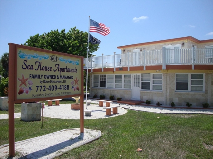 Sea House Apartments in Fort Pierce, FL - Building Photo