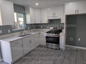 7432 Franklin St in Buena Park, CA - Foto de edificio - Building Photo