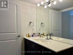27-727 Rean Dr in Toronto, ON - Building Photo - Building Photo