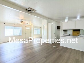 19275 Monterey St in Hesperia, CA - Foto de edificio - Building Photo