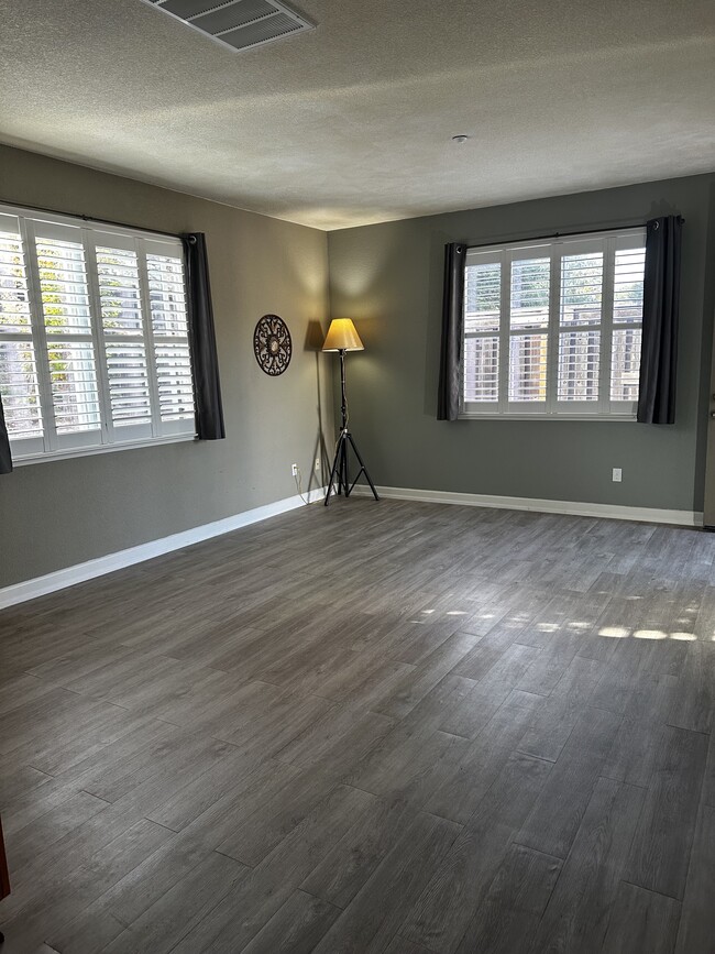 property at 868 Antiquity Dr