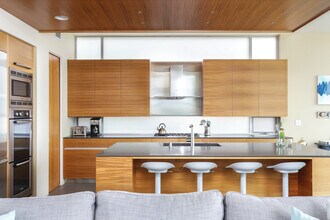 1013 Mandalay Beach Rd in Oxnard, CA - Building Photo - Building Photo