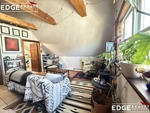 74 Antwerp St, Unit 3 in Boston, MA - Foto de edificio - Building Photo