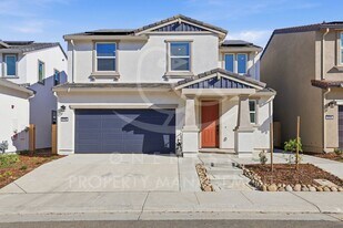 2198 Muller St in Lincoln, CA - Building Photo