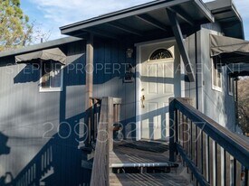 20675 Lower Hillview Dr in Sonora, CA - Building Photo