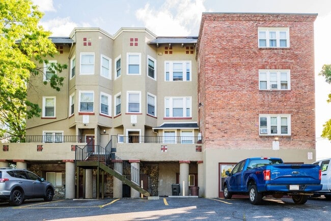 73 Almont St in Boston, MA - Foto de edificio - Building Photo