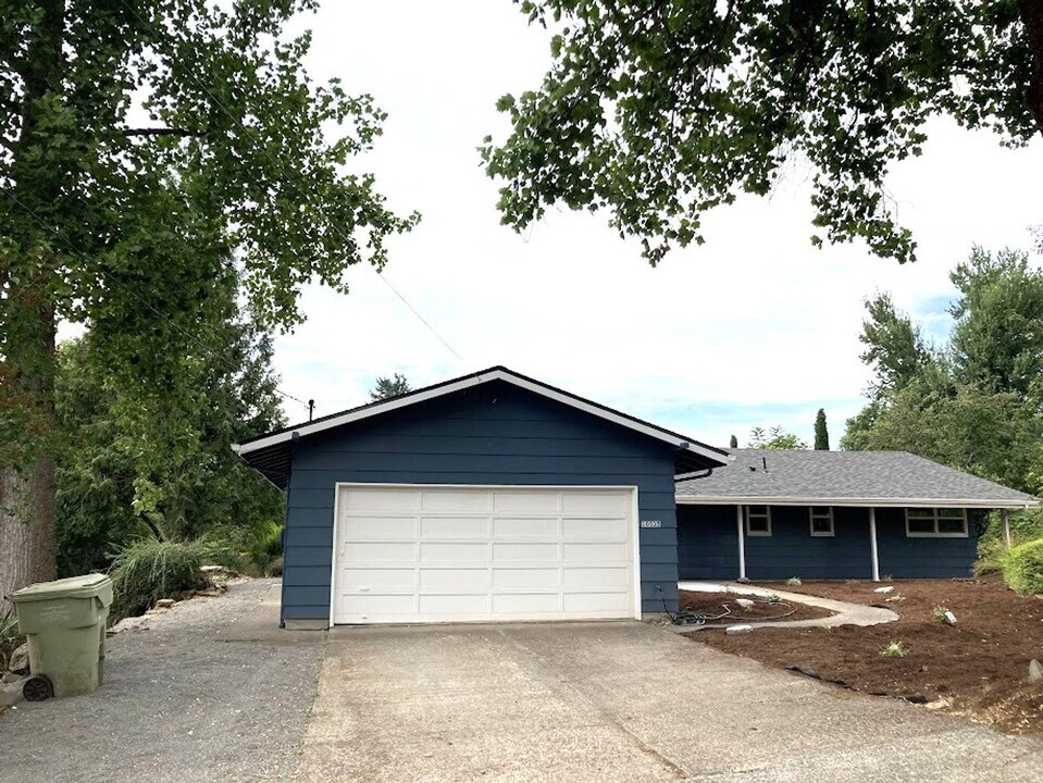 10535 NW Walters Ln in Portland, OR - Building Photo