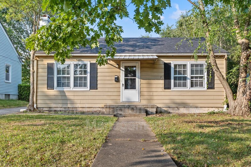 1617 Liberty Rd in Lexington, KY - Foto de edificio