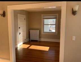 12 Caswell Ave in Newport, RI - Building Photo - Building Photo