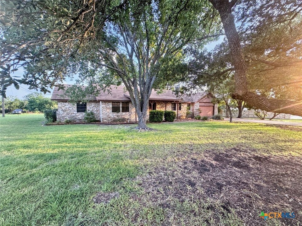 501 Ridge Dr in San Marcos, TX - Building Photo