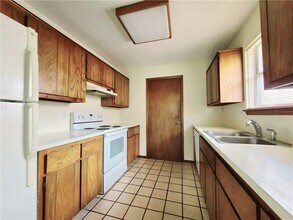 235 Barrett Pl in Edmond, OK - Building Photo - Building Photo