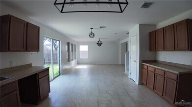 15 Monette St in Edinburg, TX - Building Photo - Building Photo