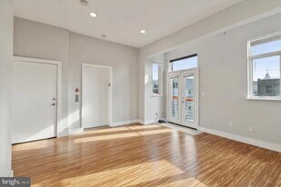 808 N 4th St in Philadelphia, PA - Building Photo