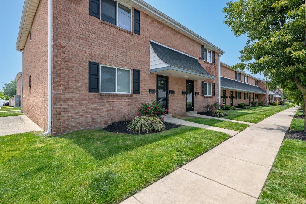 Warwick Terrace Apartment Homes in Somerdale, NJ - Foto de edificio