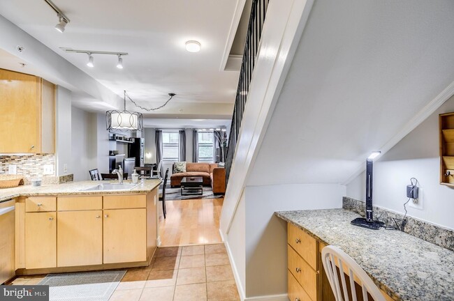 616 E St NW, Unit 446 in Washington, DC - Foto de edificio - Building Photo