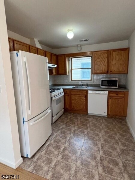 110 S 3rd St in Harrison, NJ - Building Photo - Building Photo