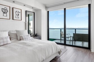 460 NE 28th St, Unit 2008 in Miami, FL - Building Photo - Building Photo
