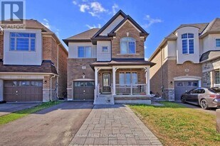 37 Kavanagh Ave in East Gwillimbury, ON - Building Photo