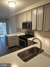 1526 Northern Neck Dr in Vienna, VA - Building Photo - Building Photo