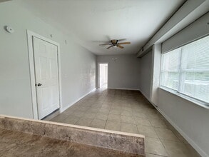 6651 River Rd in New Port Richey, FL - Building Photo - Building Photo