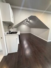 817 S Quaker Ave, Unit Quiet 1BR Upstairs Unit i in Tulsa, OK - Building Photo - Building Photo