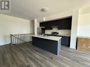 38 POGIE Dr in Welland, ON - Building Photo - Building Photo