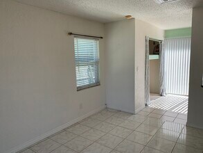 2138 19th Ave SW in Largo, FL - Building Photo - Building Photo