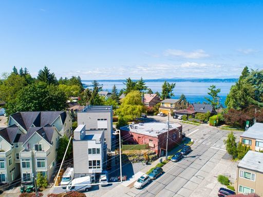 8382 Loyal Way NW in Seattle, WA - Building Photo - Building Photo