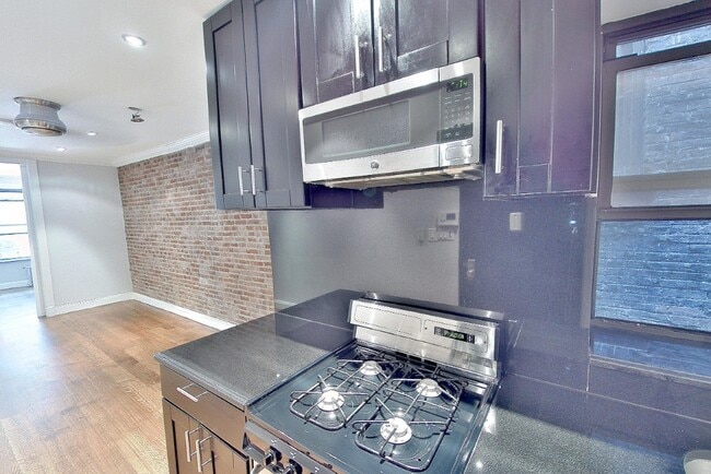 5 W 103rd St, Unit 3W in New York, NY - Building Photo - Building Photo