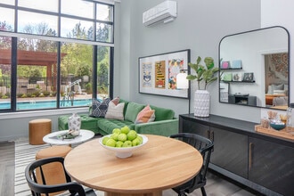 Mercato Grove in Lake Oswego, OR - Building Photo - Building Photo