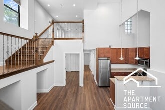 2707 W Augusta Blvd, Unit 1A in Chicago, IL - Building Photo - Building Photo