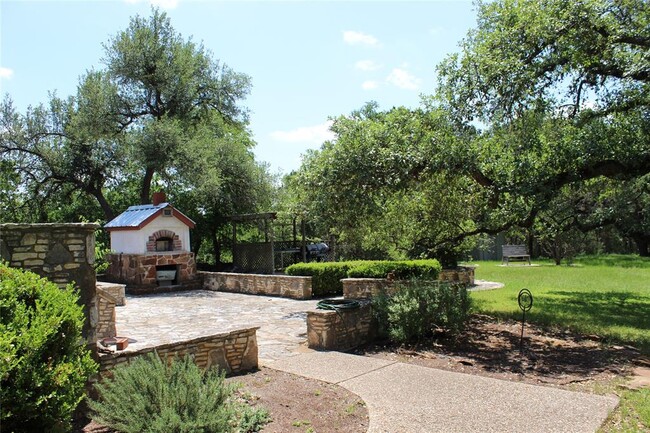 1401 Mt Sharp Rd in Wimberley, TX - Building Photo - Building Photo