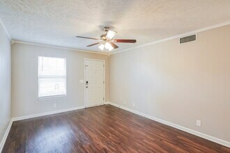 1409 Amal Dr in Murfreesboro, TN - Foto de edificio - Building Photo