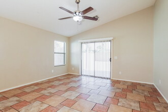 2051 S 159th Ln in Goodyear, AZ - Foto de edificio - Building Photo