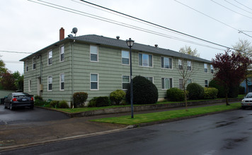 1715 Mill St in Eugene, OR - Building Photo - Building Photo