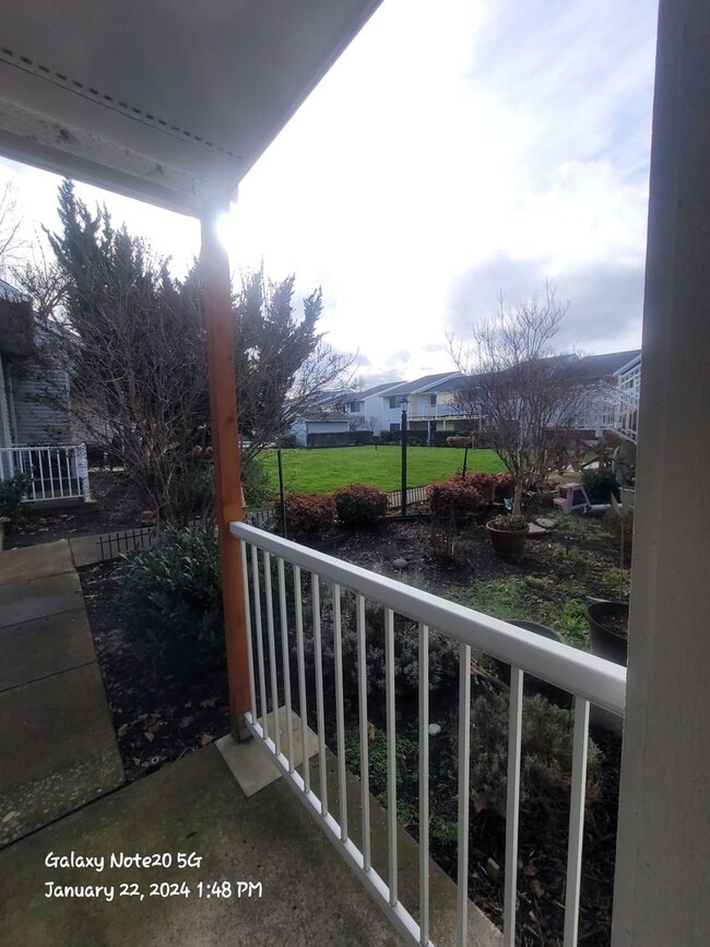 2101 Poplar Dr in Medford, OR - Building Photo - Building Photo