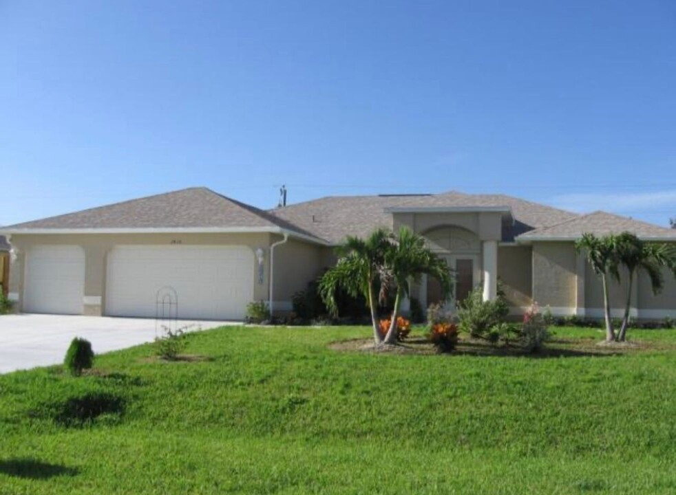 1410 NE 2nd St in Cape Coral, FL - Building Photo