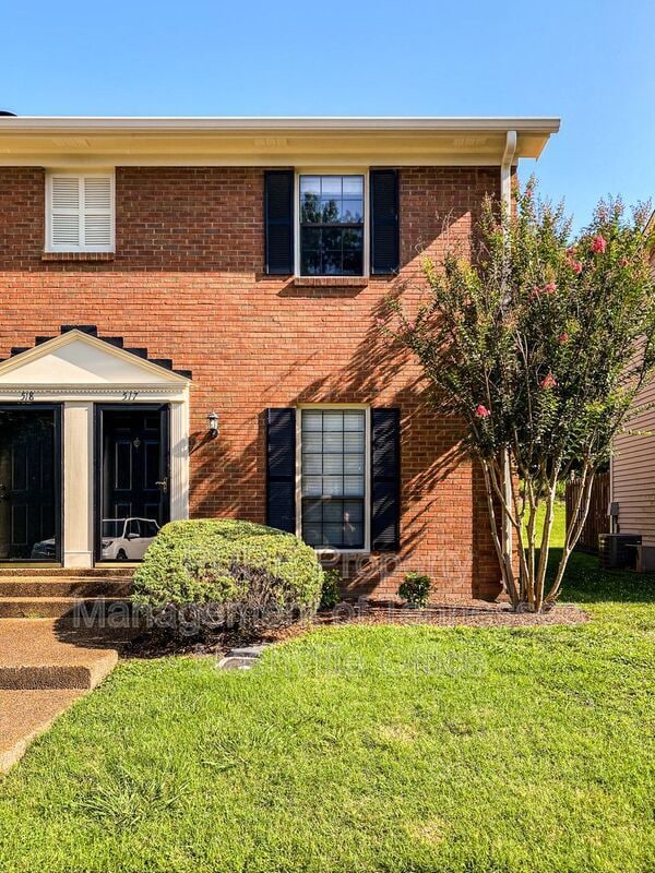 property at 517 Brentwood Pointe