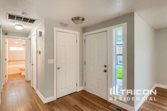 1020 S 76th St in Tacoma, WA - Building Photo - Building Photo