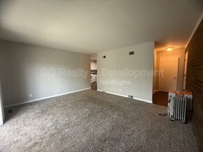 12 Simpson St in Geneva, IL - Building Photo - Building Photo
