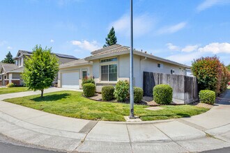 9259 Crystal Falls Way in Elk Grove, CA - Building Photo - Building Photo